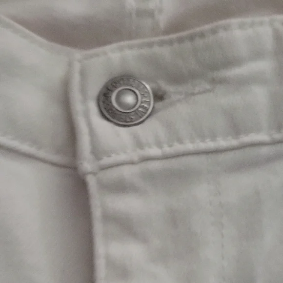 Levi's Women's White Jeans - Picture 4 of 9